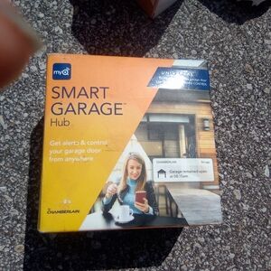 Smart Garage Hub by Chamberlain like new open box